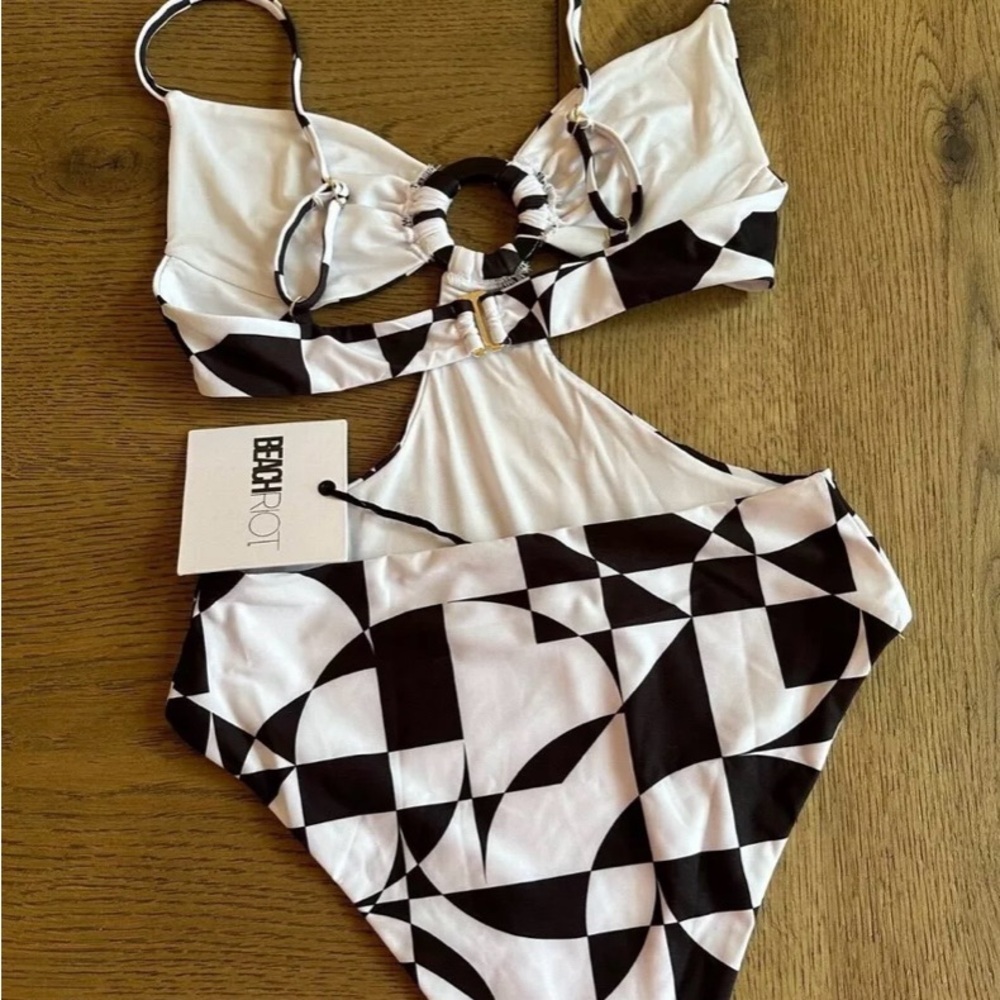 NWT womens Small Beach Riot Kirsten one piece black and white cutout swimsuit - Picture 5 of 9